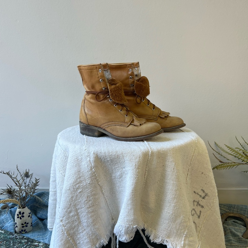 VINTAGE lace up heritage boot